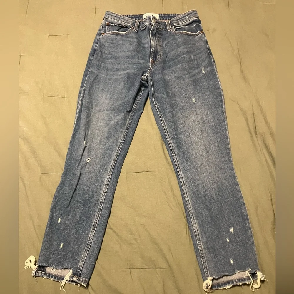 Abercrombie & Fitch Curve Love Skinny High Rise Distressed Straight Leg Jeans 28